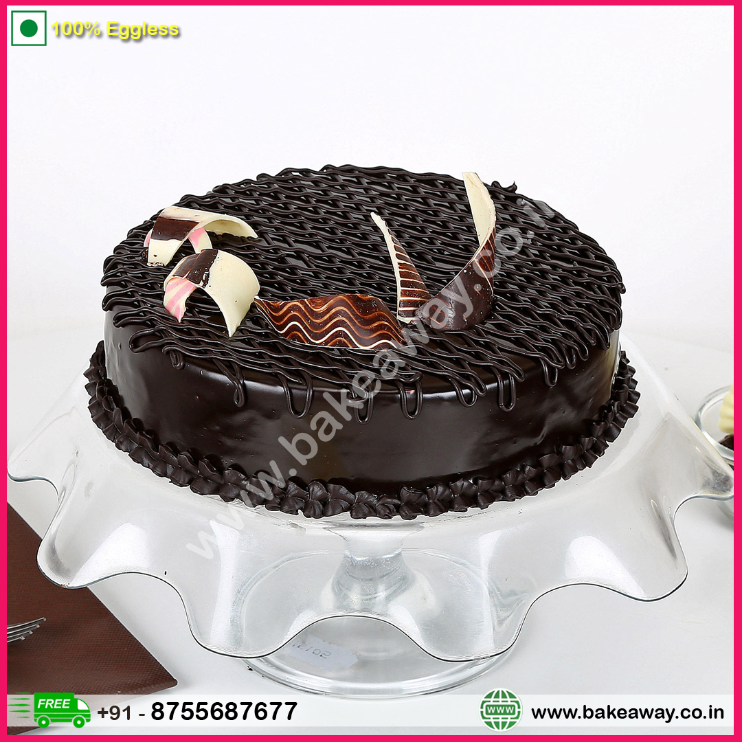 Rich Chocolate Splash Cake